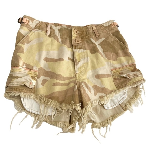 WE THE FREE Free People Commando Yellow Camo Denim Cargo Utility Frayed Shorts - Picture 6 of 9